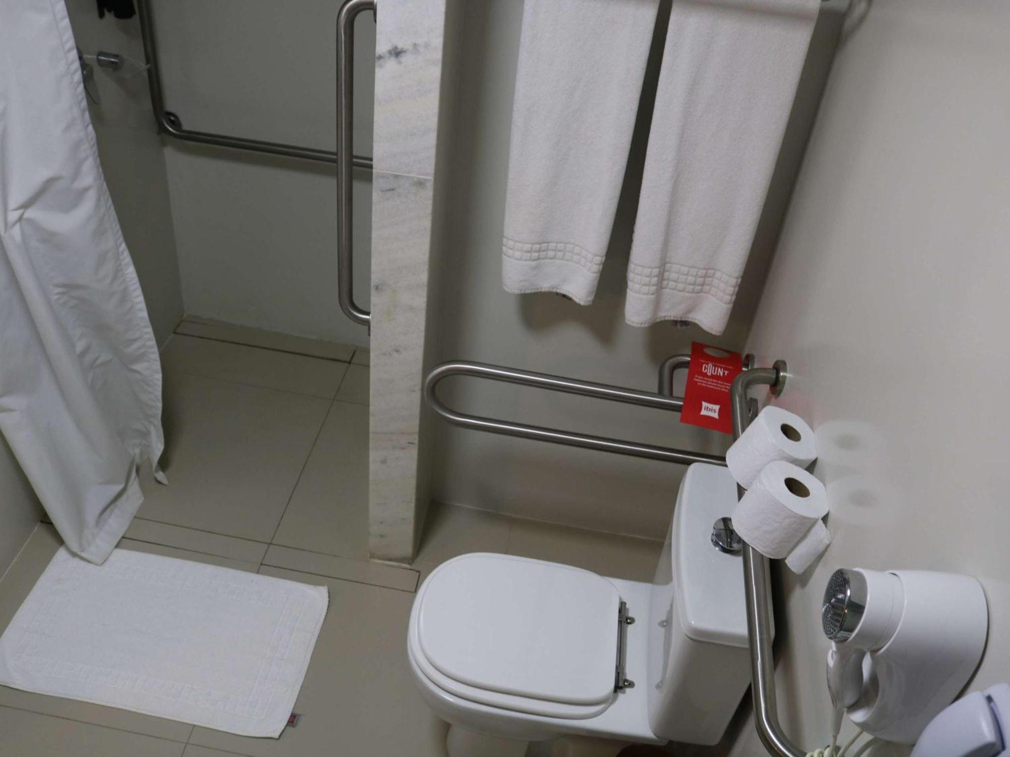 Ibis Rio Vermelho Hotel 3*