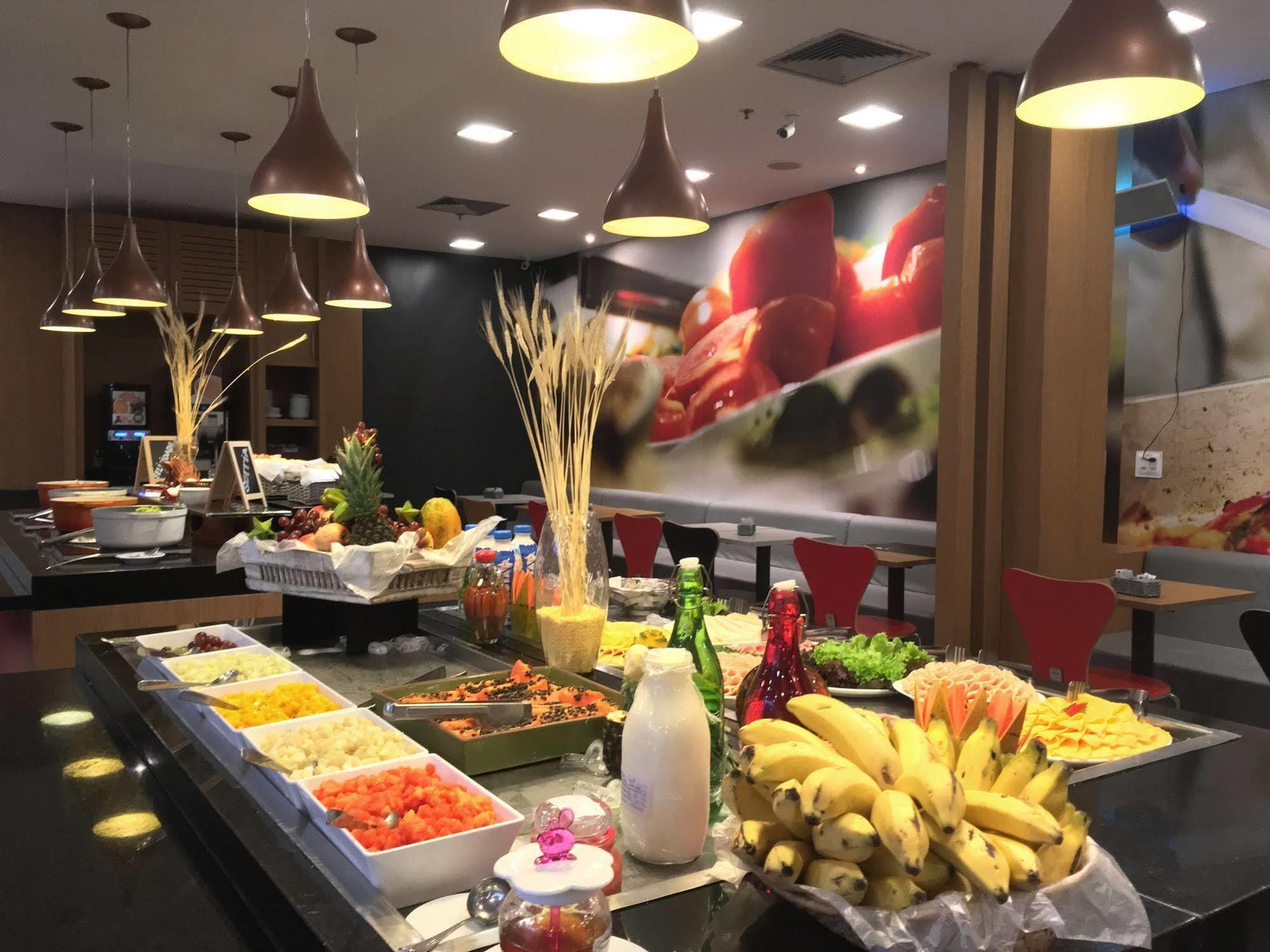 Ibis Rio Vermelho 3*